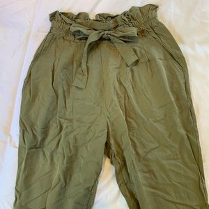 Green high waisted trousers